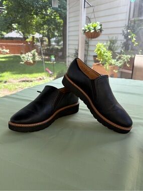 Naturalizer Classic Black Slip-On Women’s Shoes with Brown Trim
